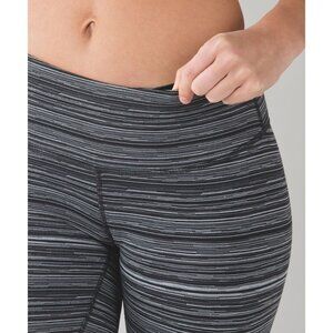 Lululemon Wonder Under Leggings, Cyber Stripe Black Coal, Size 8, 24" inch